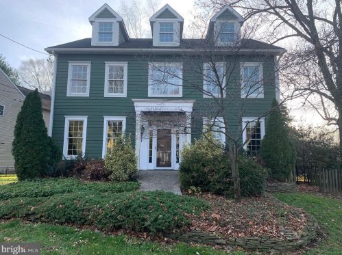124 Lansdowne Ave, Tavistock, NJ 08033-2736