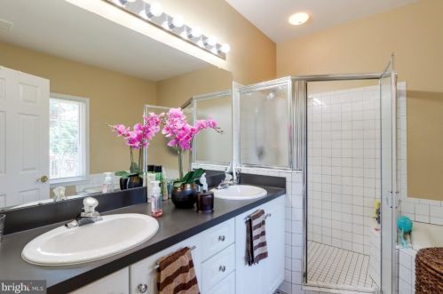 384 Turnberry Dr, Charles Town WV  25414-3930 exterior