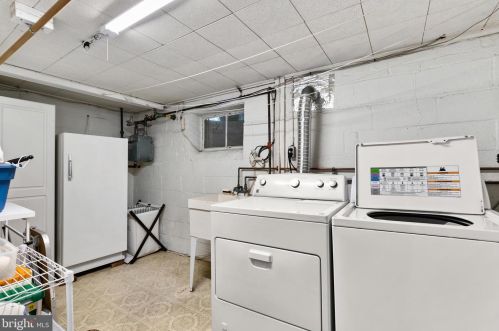 1211 Pinecrest Cir, Silver Spring MD exterior