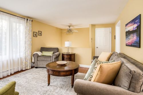 92 Meadowbrook Dr, Barrington, NH 03825-7105