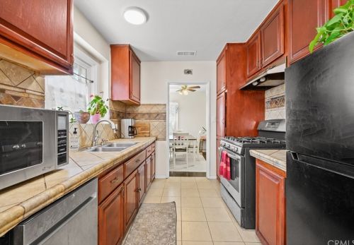 526 Buttonwood St, Anaheim CA  92805-2225 exterior