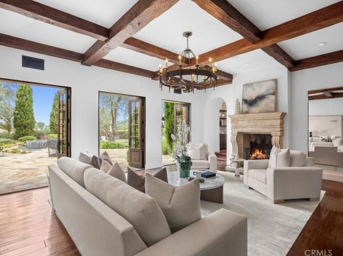 47 Echo Gln, Irvine CA  92603-0421 exterior