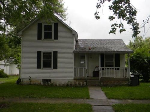 115 James St, Wing, IL 61741-9351