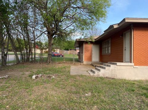 3720 Slade Blvd, Fort Worth TX  76116-6947 exterior