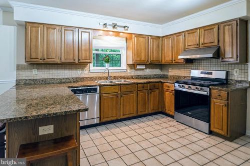 150 Kirschling Dr, Auburn, NJ 08085-5006