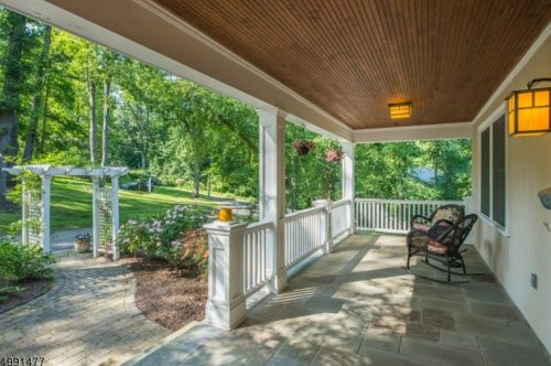 34 Pollard Rd, Mountain Lakes, NJ 07046-1607