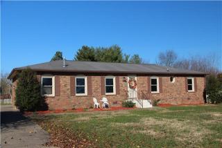 201 Lee Ln, Springfield, TN 37172-4617