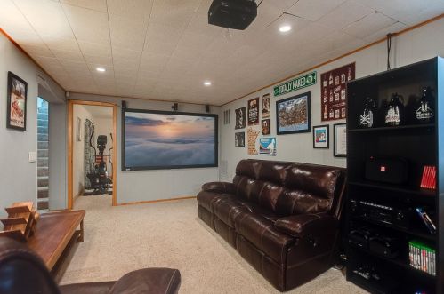 207 County Rd F, Saint Paul MN  55110-3845 exterior
