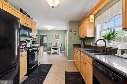 22 Meade Dr, Carlisle PA 17013-8141 exterior