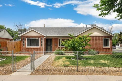 1695 Oakland St, Denver CO  80010-2824 exterior