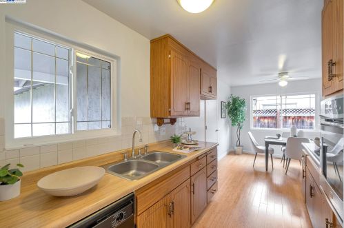 5477 Lafayette Ave, Newark, CA 94560-1923