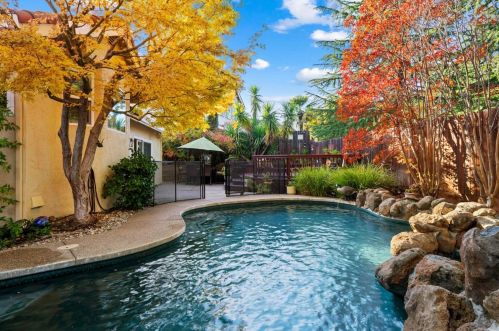 116 Baurer Cir, Folsom, CA 95630-6709