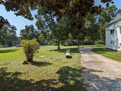 205 Georgia Ave, Barnesville, GA 30204-1770