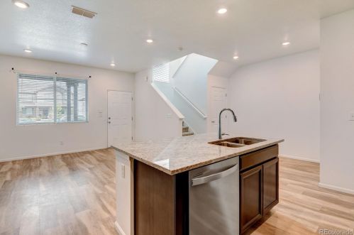 21543 59th Pl, Denver CO  80019-6614 exterior