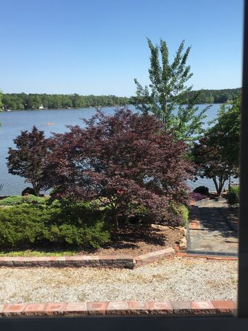 121 Weavers Lake Front Rd, Jackson, GA 30233-6101