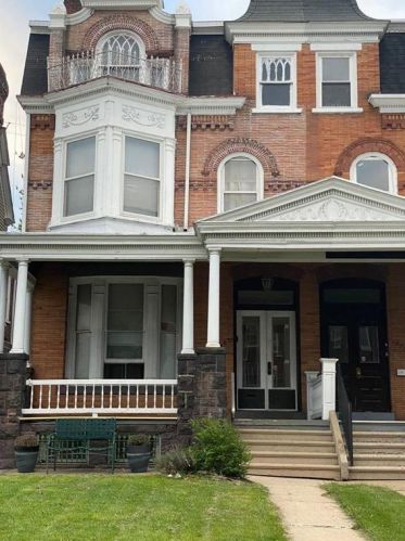 1443 Hamilton St, Allentown, PA 18102-4288