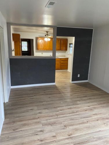 272 Wilson St, Hobart, IN 46342-1935