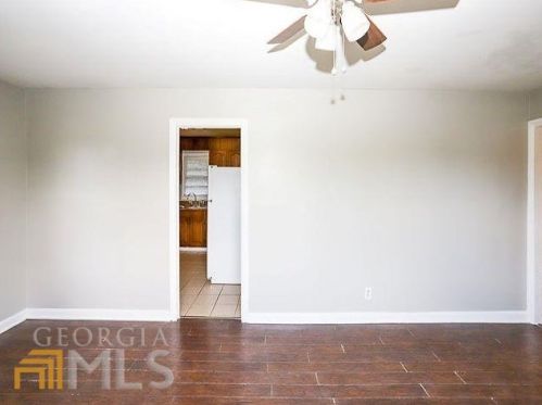 711 Davis Dr, Warner Robins, GA 31093-1935