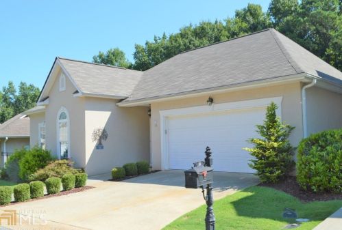 35 Village Ln, Newnan, GA 30265-1909