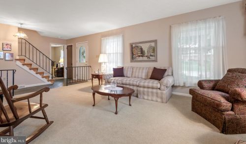 1046 Devonshire Rd, Lancaster PA  17601-1609 exterior