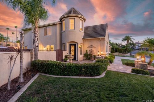 17426 Half Moon Ct, Riverside CA  92503-7055 exterior