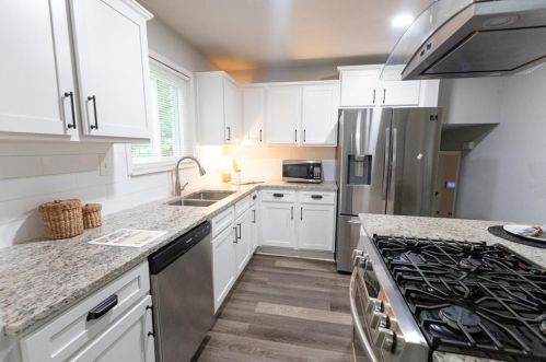 2957 Eleanor Ter, Atlanta GA  30318-6078 exterior
