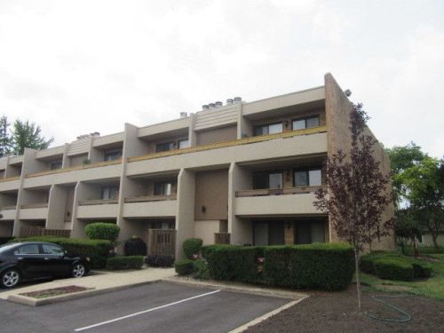 174 Springbrook Dr, Hanover Park, IL 60108-8297