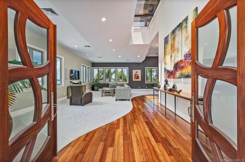 45020 Namoku St, Kaneohe, HI 96744-5300