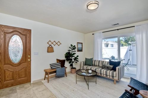 1381 Evergreen Dr, Cardiff By The Sea, CA 92007-1033