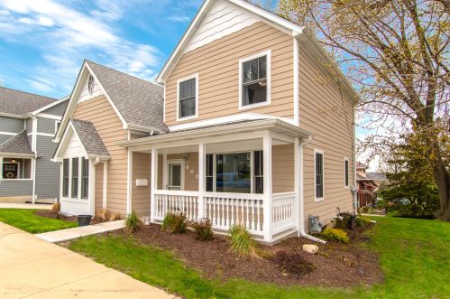 609 Porter St, Lemont, IL 60439-3731