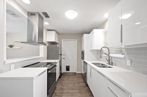 5707 Cedardale Dr, Austin TX  78745-4023 exterior