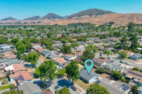 1764 Lima Dr, San Luis Obispo, CA 93405-6817