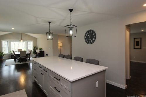 75 Ridge Dale Rd, Upper Stepney CT  06468-1244 exterior