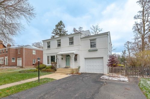 874 Woodland Dr, Glendale Heights, IL 60137-4247
