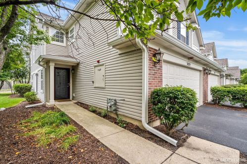 3029 Crystal Rock Rd, Naperville, IL 60564-8144