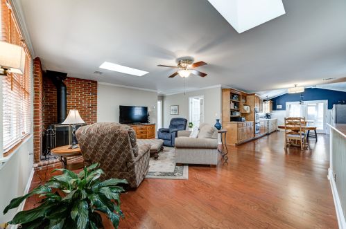 8970 Hawks Cove Rd, Gainesville, GA 30506-5612