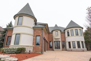 1030 Bluebird Ln, Keeneyville, IL 60172-4720