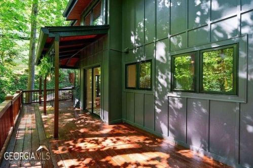 620 Colebrook Ct, Atlanta GA  30327-4710 exterior