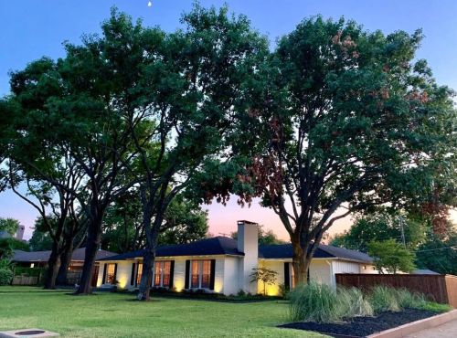10343 Best Dr, Dallas, TX 75229-6204