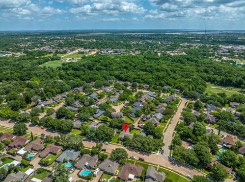 305 Trl Vw Ln, Garland TX  75043-5631 exterior