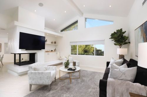 3001 Cloudcrest Rd, Glendale CA  91214-1304 exterior