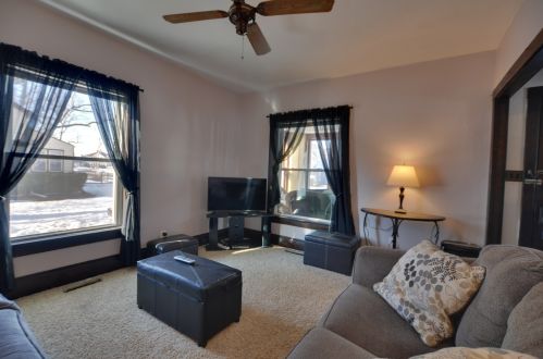 504 Washington St, Alden, IL 60033-2955