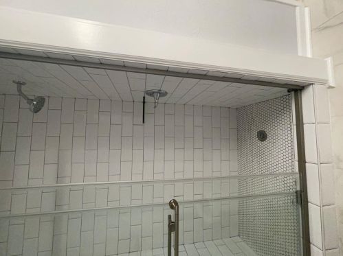 71 Montre Sq, Atlanta GA  30327-4044 exterior