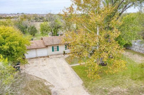 810 Sledge St, Uhland, TX 78640-5609