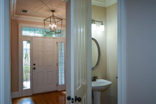 7880 Glisten Ave, Atlanta GA  30328-2465 exterior