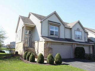 2761 Whitlock Dr, Oak Brook IL  60561-1790 exterior