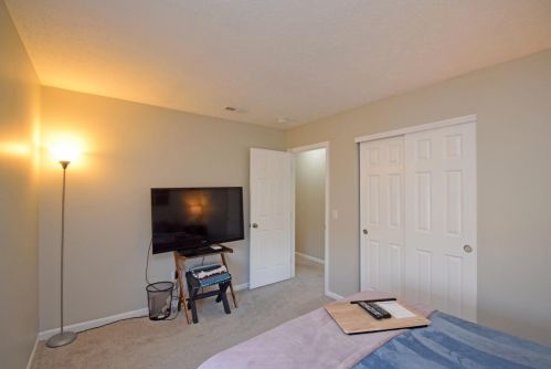 9655 Fallsridge Ct, Cincinnati OH 45231-2885 exterior