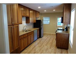 2009 Richcreek Rd, Austin TX  78757-1206 exterior