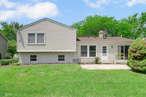 1926 Springside Dr, Naperville IL  60565-2242 exterior