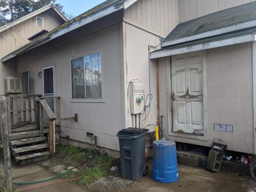 141 Barbara Ln, Willits, CA 95490-3929